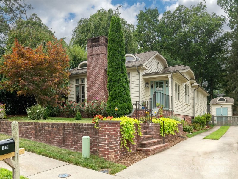 1721 Clairmont Drive