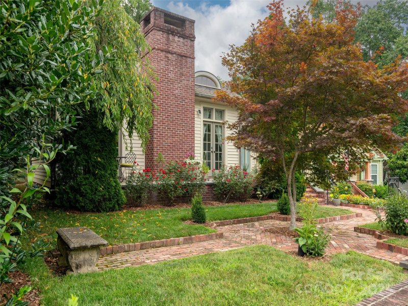 Property image 3 at 1721 Clairmont Drive, Hendersonville, NC 28791