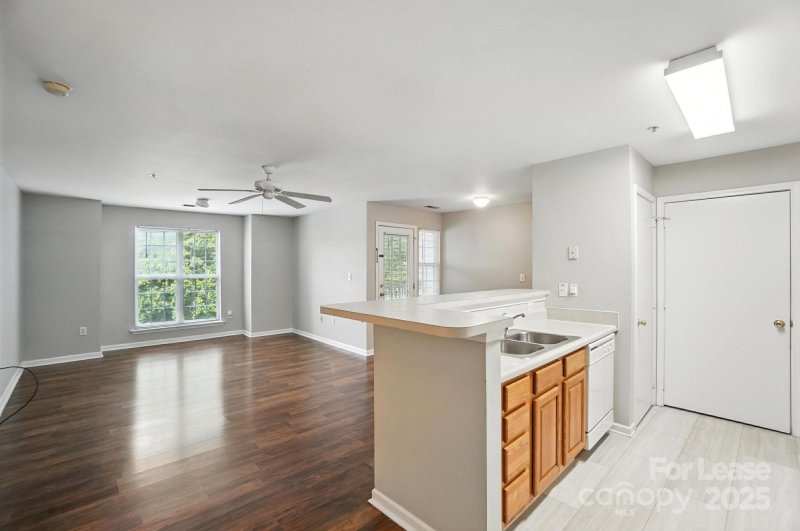 Property image 4 at 9849 Campus Walk Lane, Charlotte, NC 28262