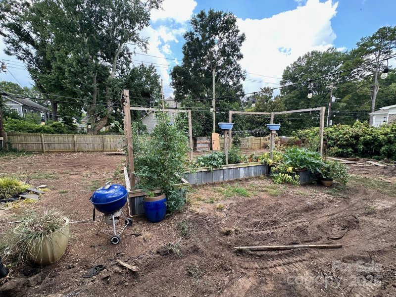 Property image 4 at 363 Tranquil Avenue, Charlotte, NC 28209