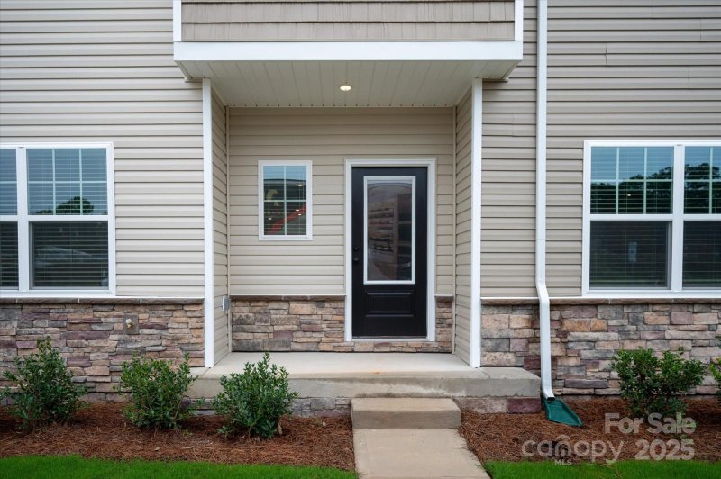 Property image 2 of 1990 W Davidson Avenue in Rhyne Court, Gastonia, NC 28052