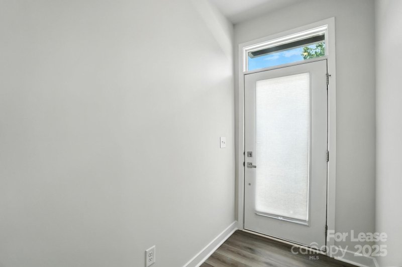 Property image 5 at 952 Broad River Lane, Charlotte, NC 28211