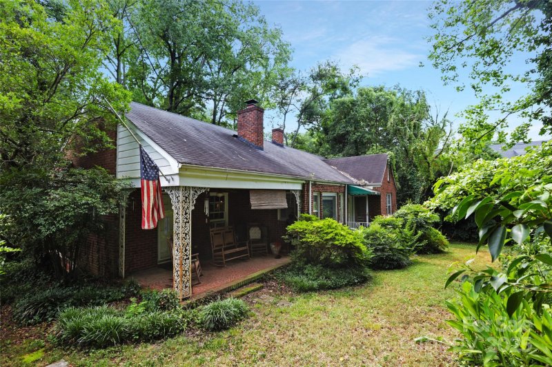 Property image 2 at 1400 Briar Creek Road, Charlotte, NC 28205