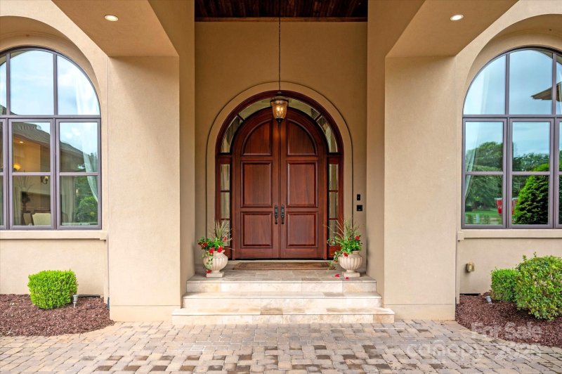 Property image 4 at 4042 Blossom Hill Drive, Matthews, NC 28104