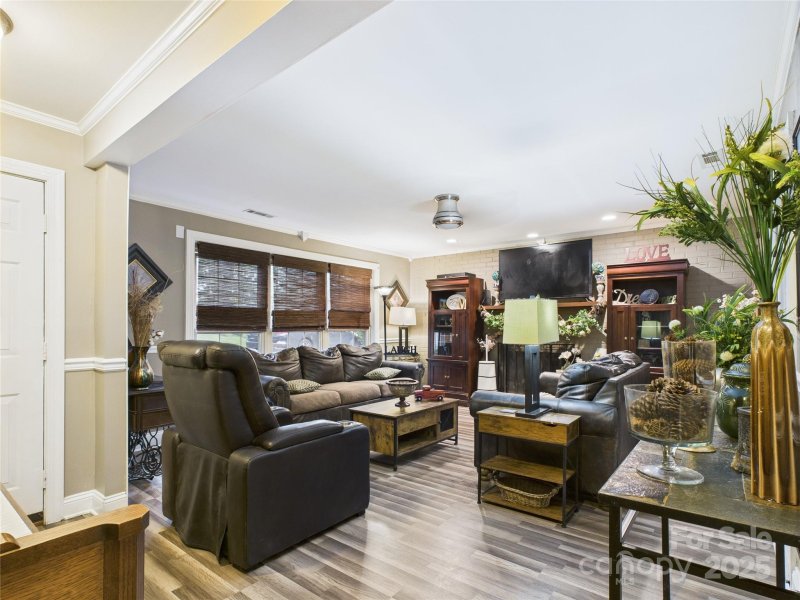 Property image 4 of 112 30th Avenue in Fairview Park, Hickory, NC 28601