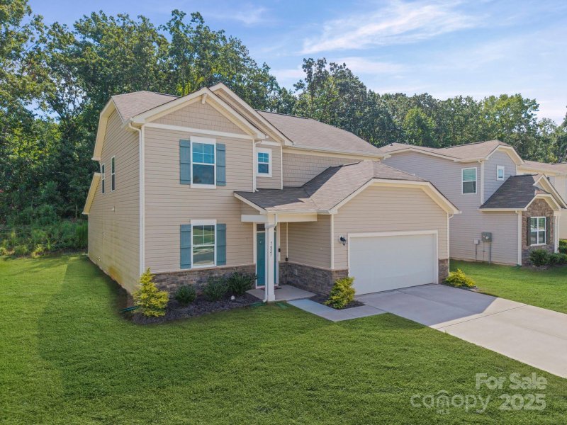 Property image 2 of 7027 Maple Run Circle in Retreat at Rocky River, Charlotte, NC 28215