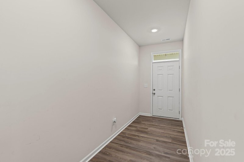 Property image 4 of 7027 Maple Run Circle in Retreat at Rocky River, Charlotte, NC 28215