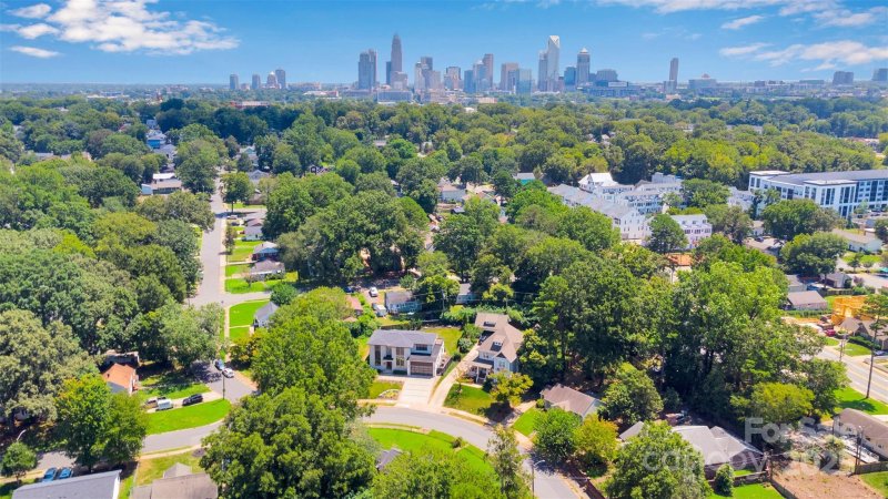 Property image 2 at 2421 Roslyn Avenue, Charlotte, NC 28208