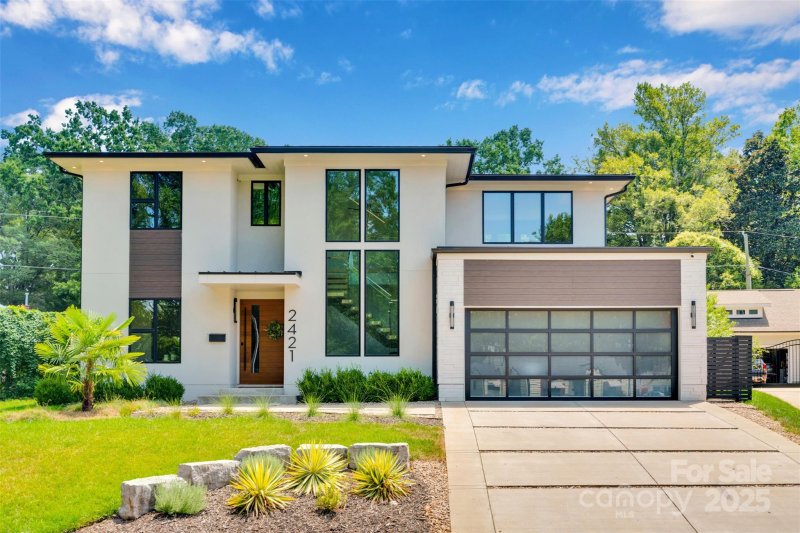 Property image 4 at 2421 Roslyn Avenue, Charlotte, NC 28208