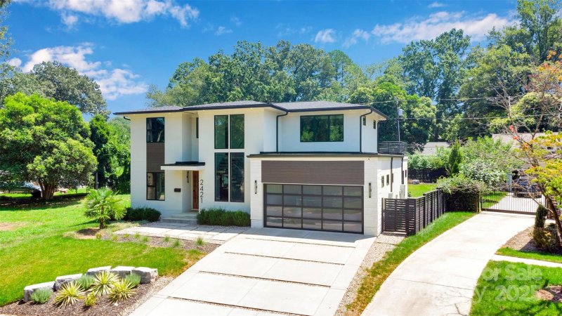 Property image 5 at 2421 Roslyn Avenue, Charlotte, NC 28208