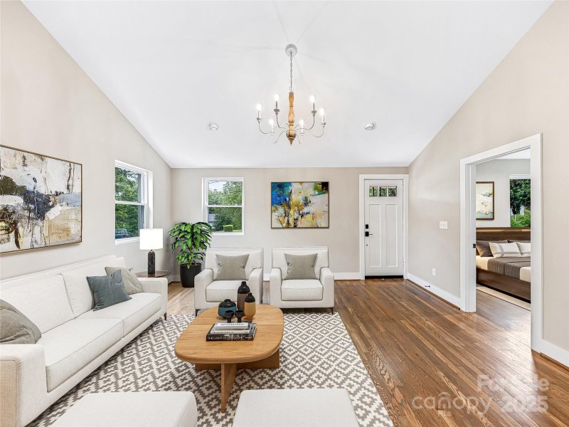 Property image 5 of 162 Courtland Place in Montford, Asheville, NC 28801