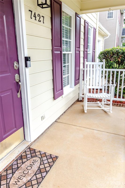 Property image 2 of 7427 Crestside Lane in Sherbrook, Charlotte, NC 28227