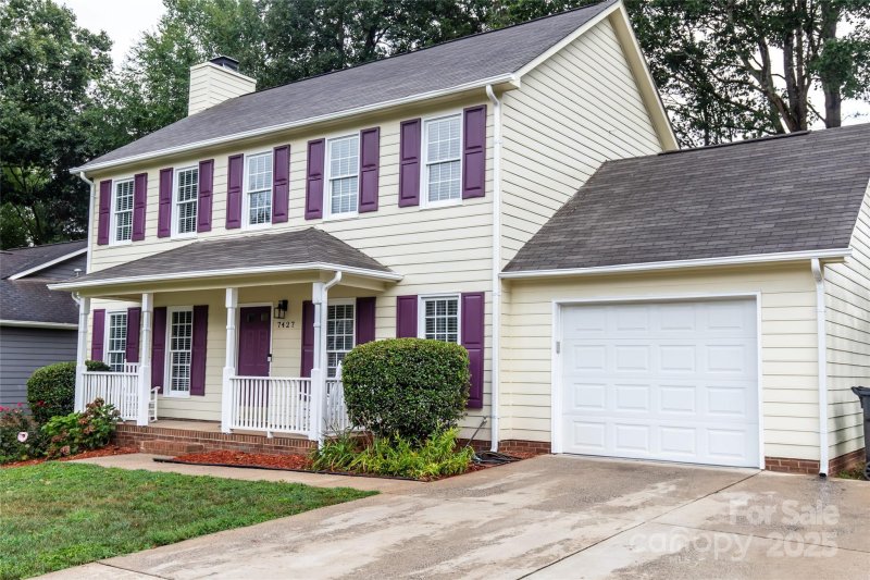 Property image 4 of 7427 Crestside Lane in Sherbrook, Charlotte, NC 28227