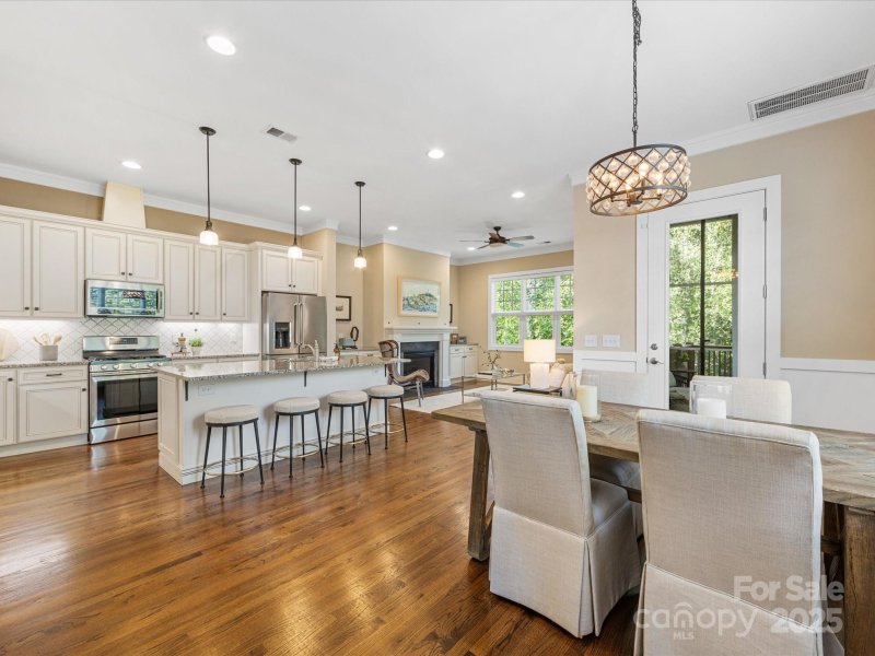 Property image 4 at 5210 Valley Stream Road, Charlotte, NC 28209