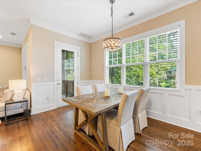 Property image 5 at 5210 Valley Stream Road, Charlotte, NC 28209