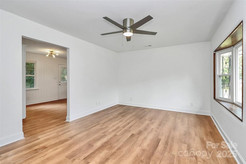 Property image 4 at 3915 Crestridge Drive, Charlotte, NC 28217