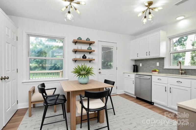 Property image 5 at 3915 Crestridge Drive, Charlotte, NC 28217