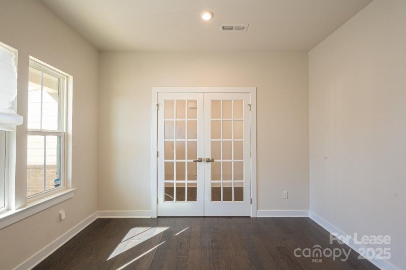 Property image 3 at 10036 Paper Birch Drive, Charlotte, NC 28215