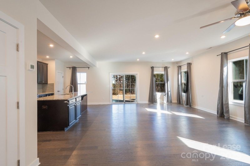 Property image 5 at 10036 Paper Birch Drive, Charlotte, NC 28215