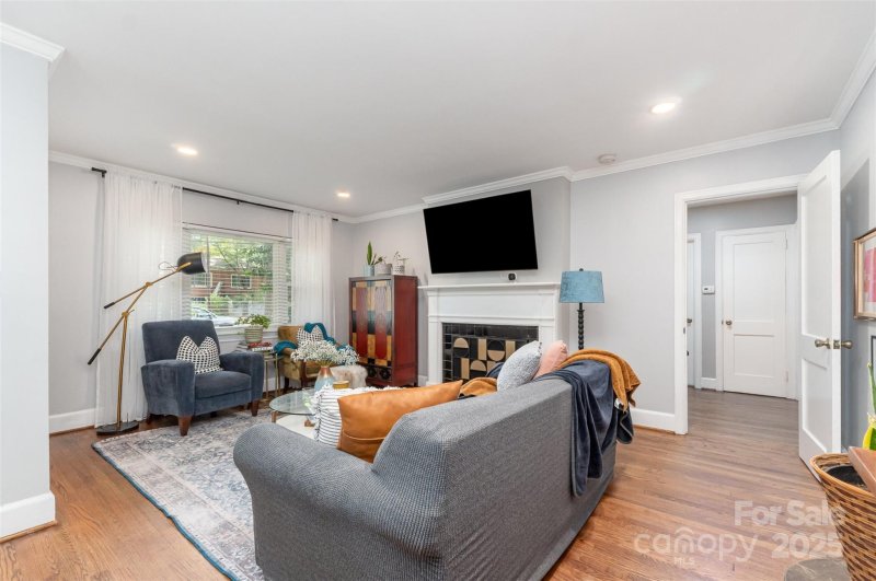 Property image 3 of 709 Fugate Avenue in Echo Hills, Charlotte, NC 28205