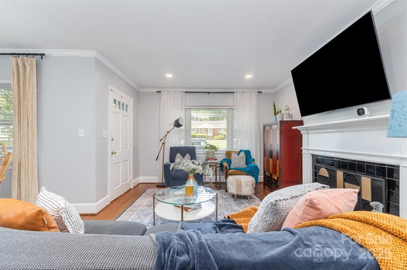 Property image 4 of 709 Fugate Avenue in Echo Hills, Charlotte, NC 28205