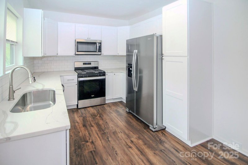 Property image 2 at 409 Apple Street, Gastonia, NC 28054