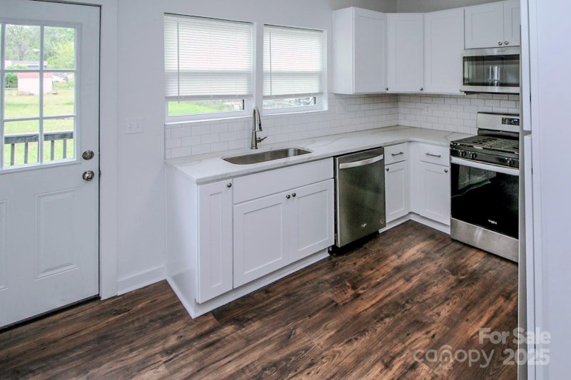 Property image 4 at 409 Apple Street, Gastonia, NC 28054