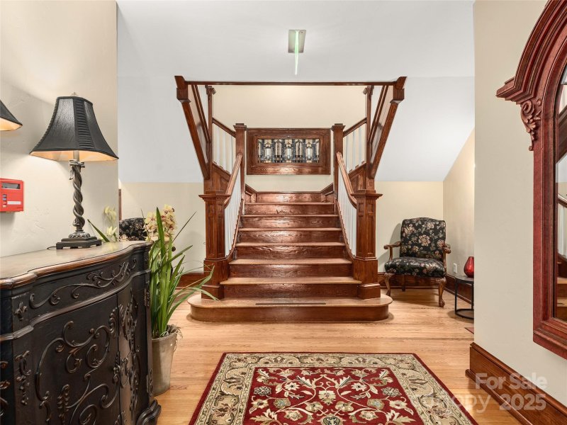 Property image 5 of 203 6th Avenue in Landmark Condominiums, Hendersonville, NC 28739