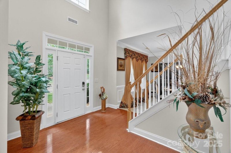 Property image 4 of 10341 Montrose Drive in Highland Creek, Charlotte, NC 28269