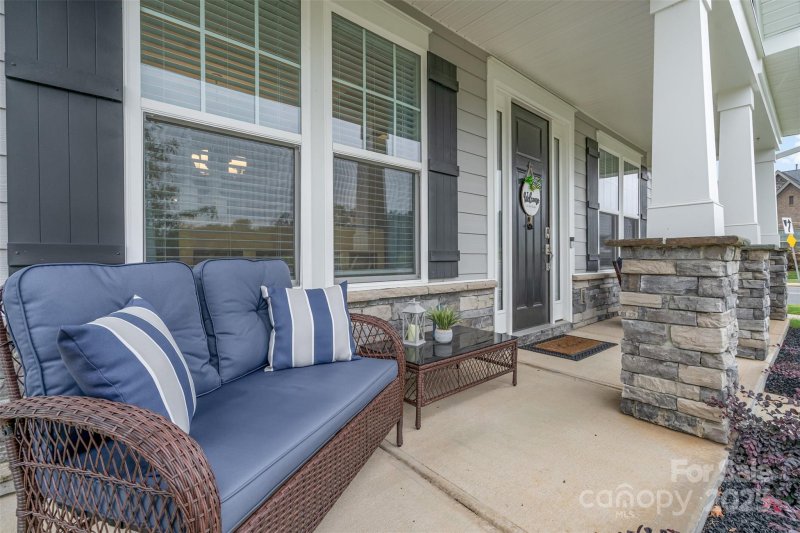 Property image 3 at 15917 Walnut Hill Drive, Charlotte, NC 28278