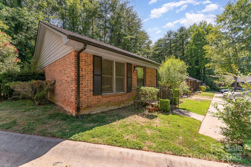 Property image 2 of 115 David Court in Ashebrook Villas, Fort Mill, SC 29715