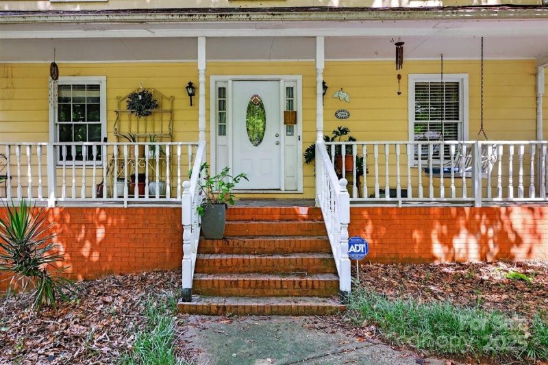 Property image 4 of 7144 Chapparall Lane in Ravenwood, Charlotte, NC 28215