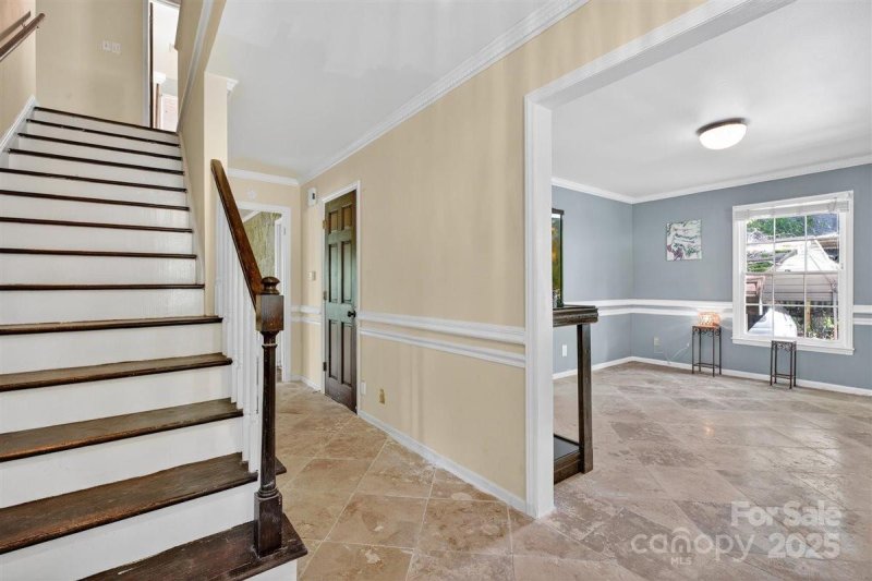 Property image 5 of 7144 Chapparall Lane in Ravenwood, Charlotte, NC 28215