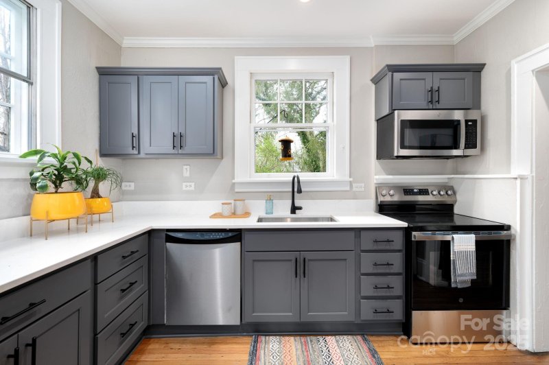 Property image 3 of 67 Westover Drive in Montford Hills, Asheville, NC 28801