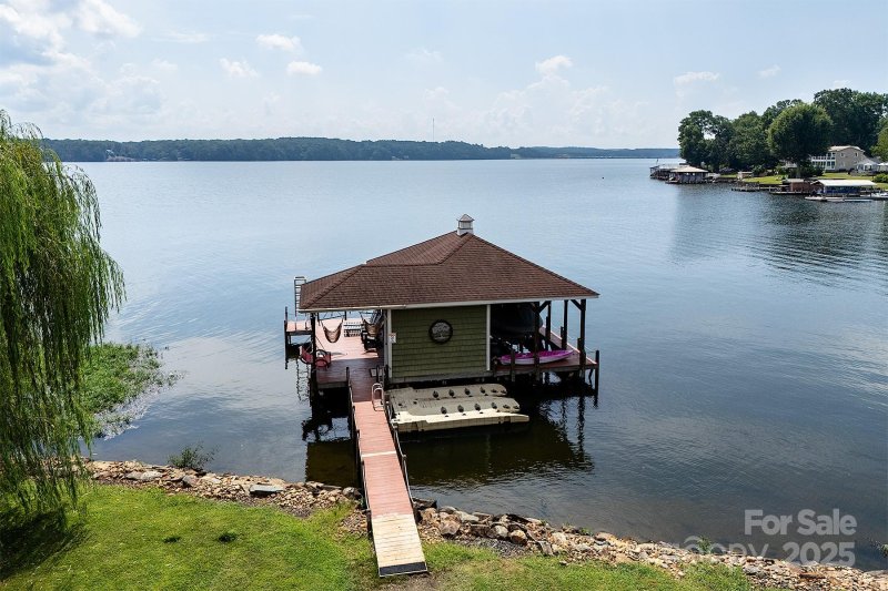 Property image 3 of 49412 Wood Land Drive in Piney Point Beach, Norwood, NC 28128