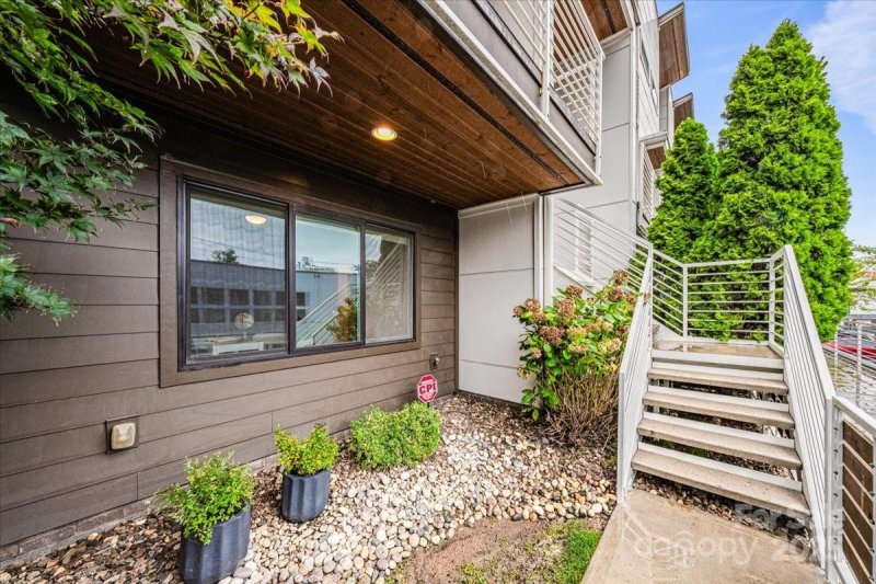 Property image 4 of 1426 S Church Street in Lumina Townhomes, Charlotte, NC 28203