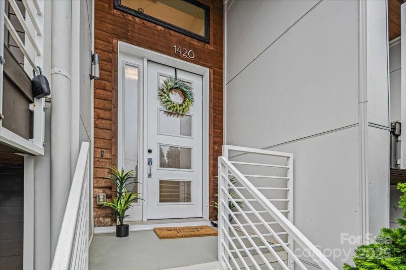 Property image 5 of 1426 S Church Street in Lumina Townhomes, Charlotte, NC 28203