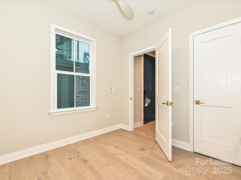 Property image 4 of 4121 Selwyn Walk Court in Myers Park, Charlotte, NC 28209