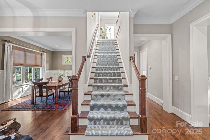 Property image 5 of 532 Ashworth Road in Cotswold, Charlotte, NC 28211