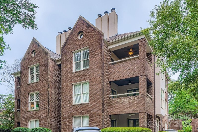 Property image 2 at 2220 Roswell Avenue, Charlotte, NC 28207