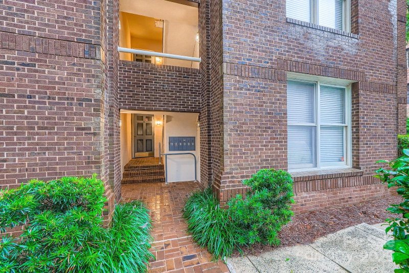 Property image 3 at 2220 Roswell Avenue, Charlotte, NC 28207