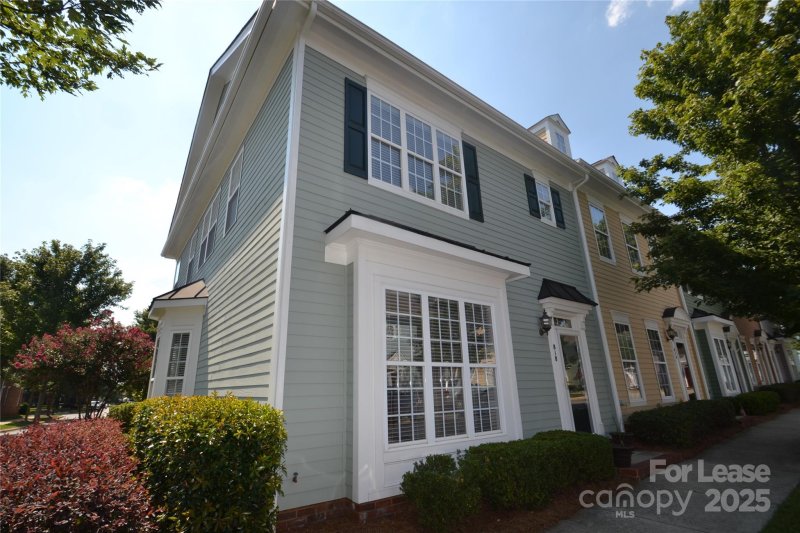 818 Cattaloochee Lane