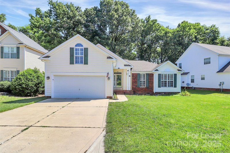 Property image 2 of 203 Alnwick Lane in Somerset, Waxhaw, NC 28173