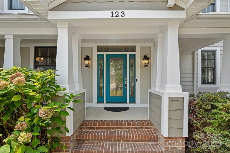 Property image 2 of 123 Hedgewood Drive in Huntwyck Place, Mooresville, NC 28115