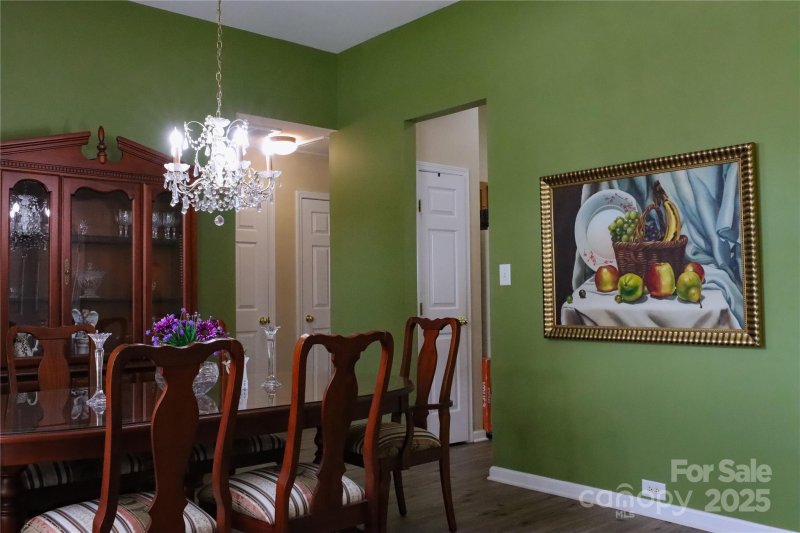 Property image 3 of 5116 Sunburst Lane in Farmington Ridge, Charlotte, NC 28213