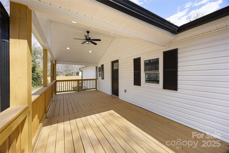 Property image 5 of 5015 Forestmont Drive in Eastwood Forest, Matthews, NC 28105