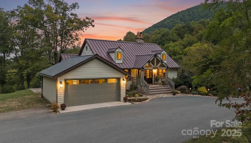 Property image 3 of 25 View Ridge Parkway in Blue Mist Farms, Leicester, NC 28748