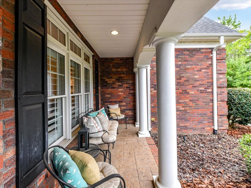 Property image 5 of 6114 Four Wood Drive in Emerald Lake, Matthews, NC 28104