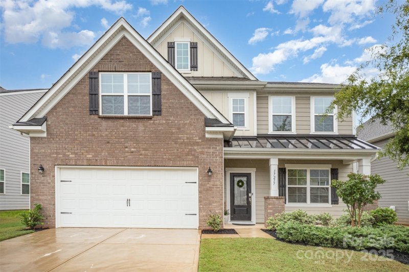 Northbrook, Huntersville Community