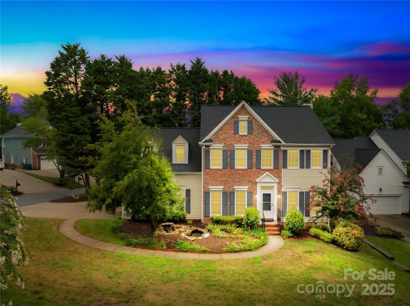 Property image 3 of 19739 Valiant Way in Blue Stone Harbor, Cornelius, NC 28031